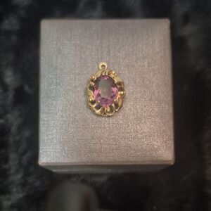 Elegant Gold and Amethyst Pendant